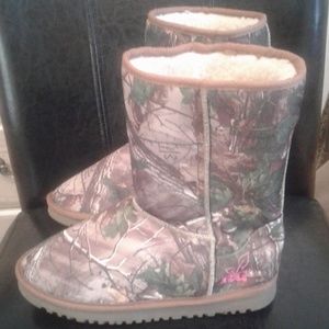 Realtree girl boots